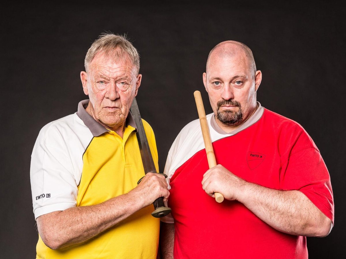 Escrima-Stockkampf in der WingTsun Akademie Neuss: Langstock und Schwert im Training